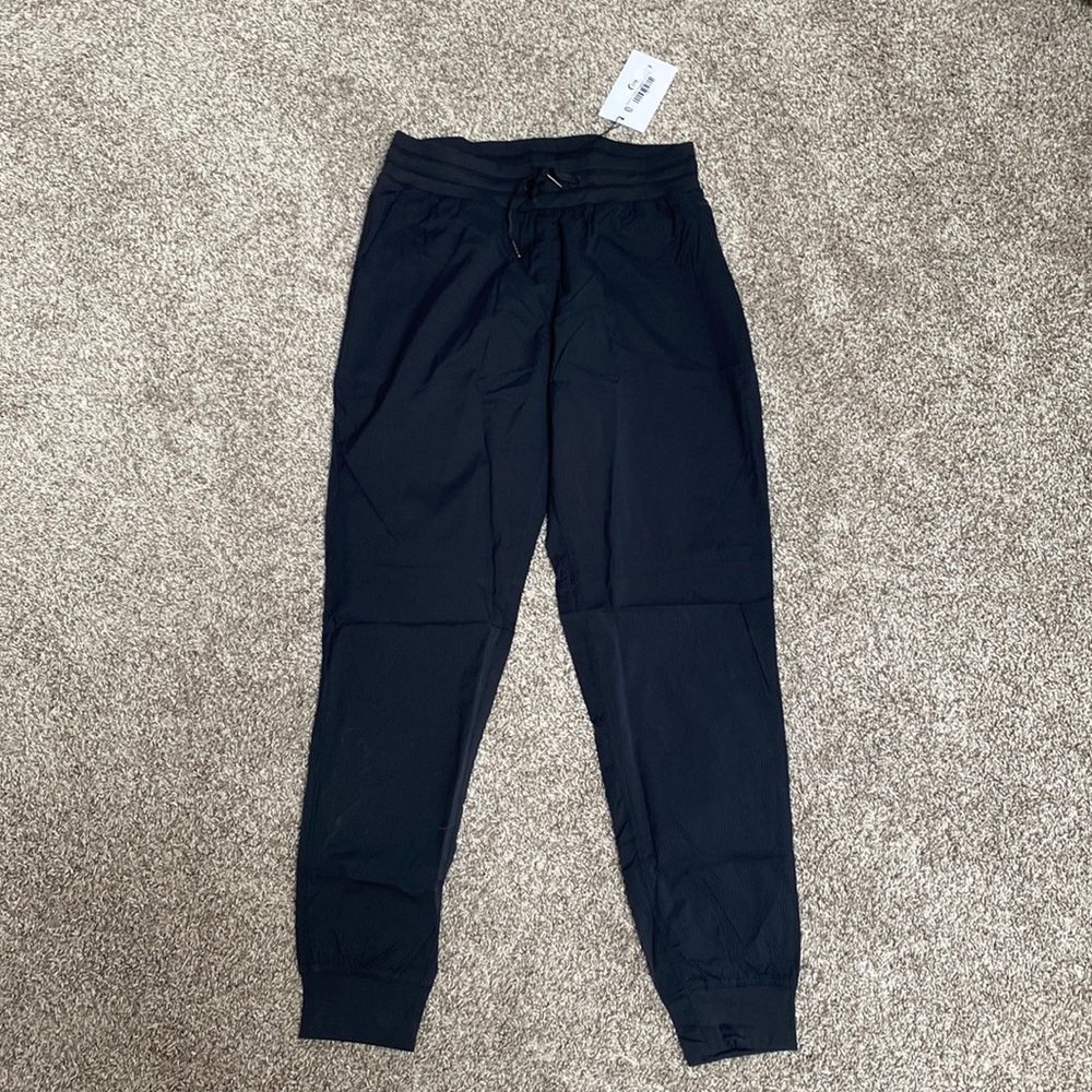 Zyia Black Trail Jogger